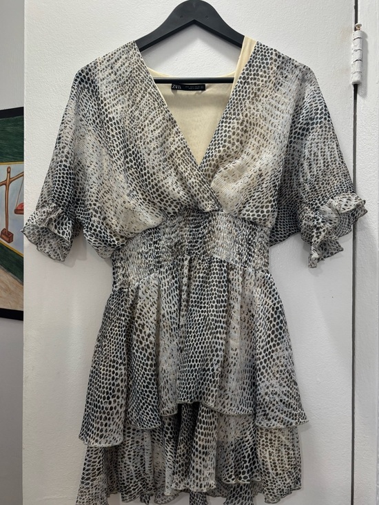 Zara Dresses & Skirts - Zara Cream and Black Animal Print Tiered V‑Neck Dress - Size Medium